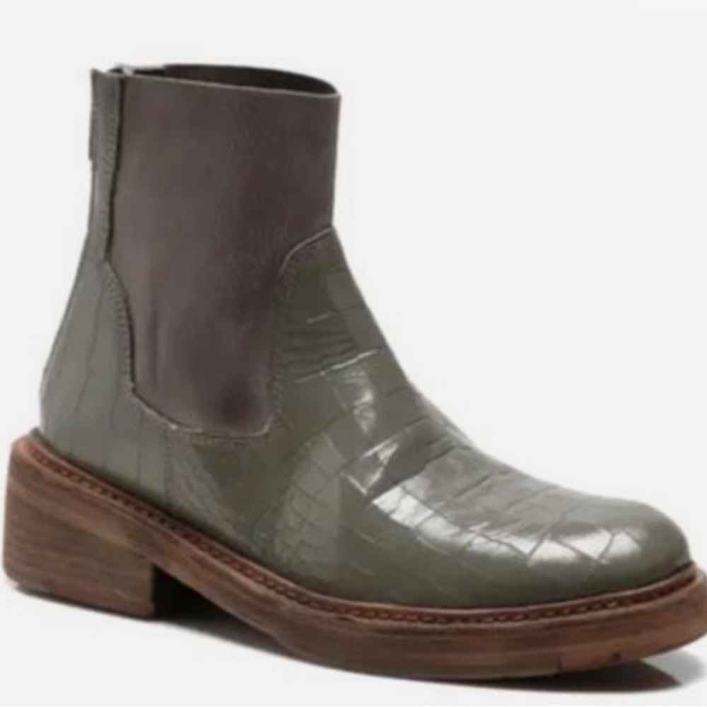 Free People Arlo Santa Fe Chelsea Booties Dust Storm Awesome boots